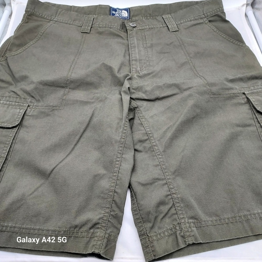 The North Face Mens Olive Green Ripstop Cargo Shorts SZ 38 Regular Hiking Trail
